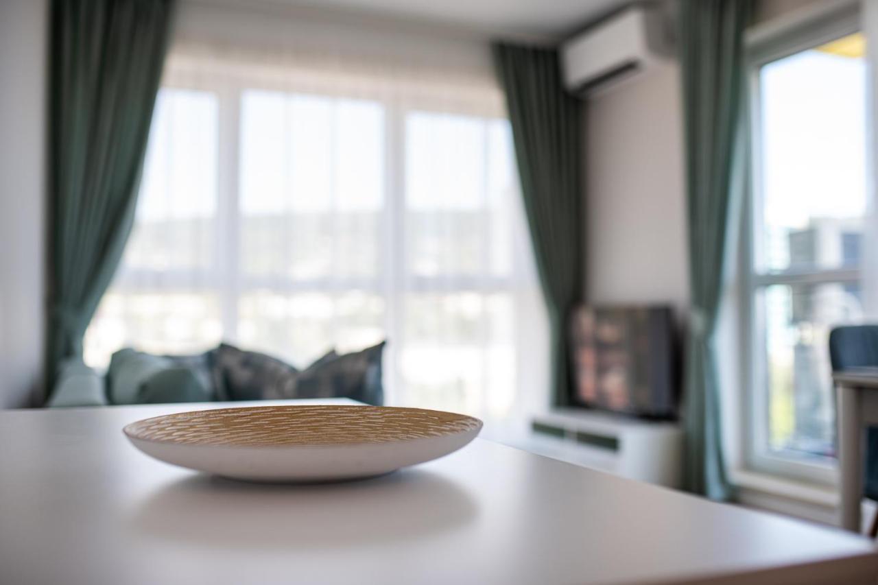 Sky Academic Apartment Varna ภายนอก รูปภาพ